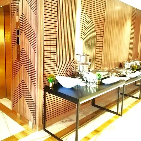 Quiet Jeddah Al Hamra Hotel ภายนอก รูปภาพ