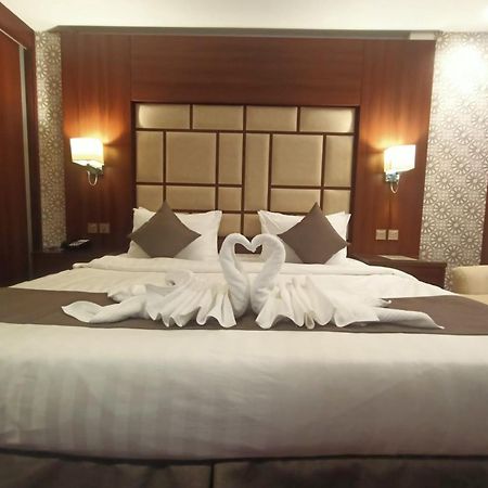 Quiet Jeddah Al Hamra Hotel ภายนอก รูปภาพ