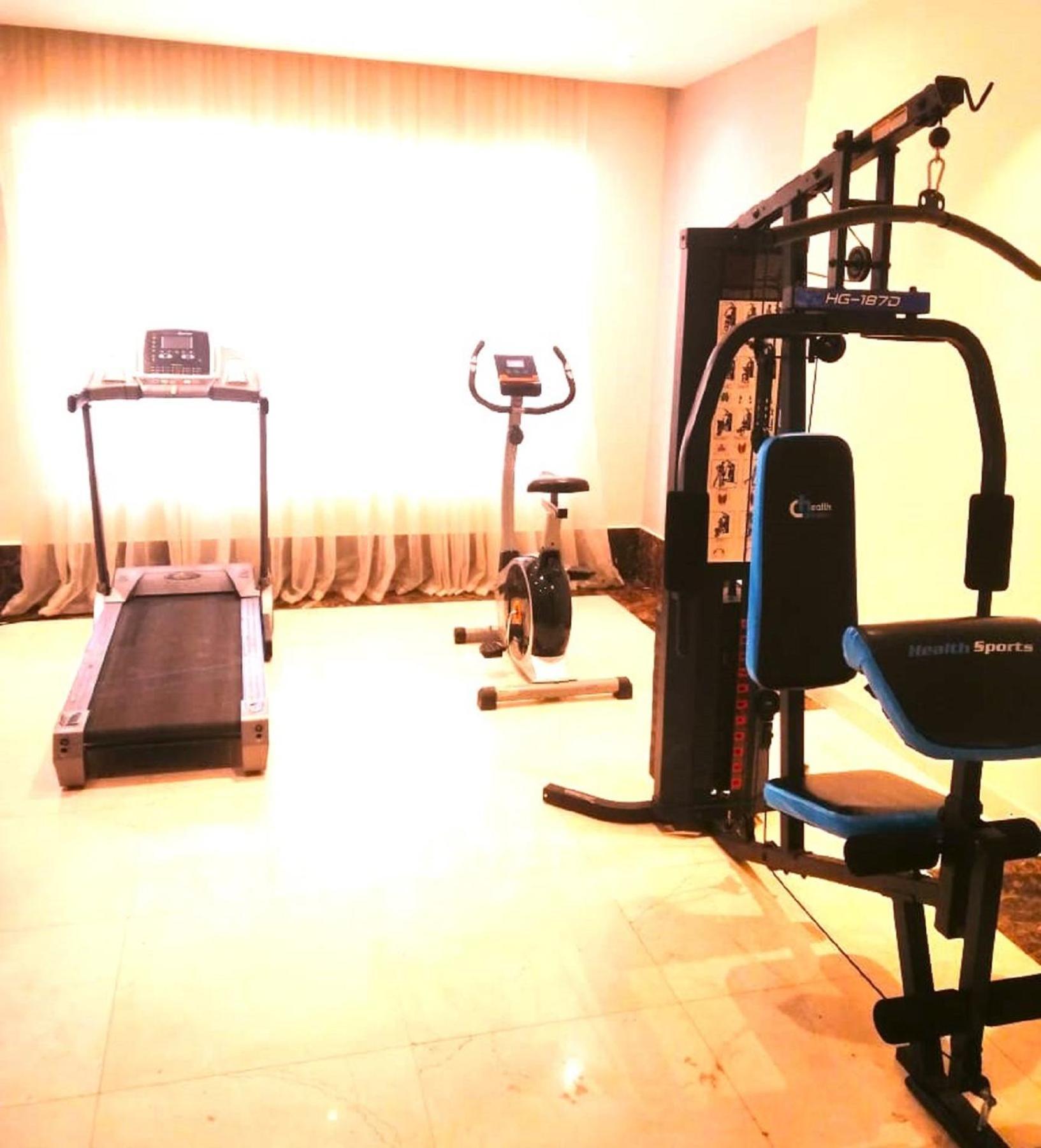 Quiet Jeddah Al Hamra Hotel ภายนอก รูปภาพ