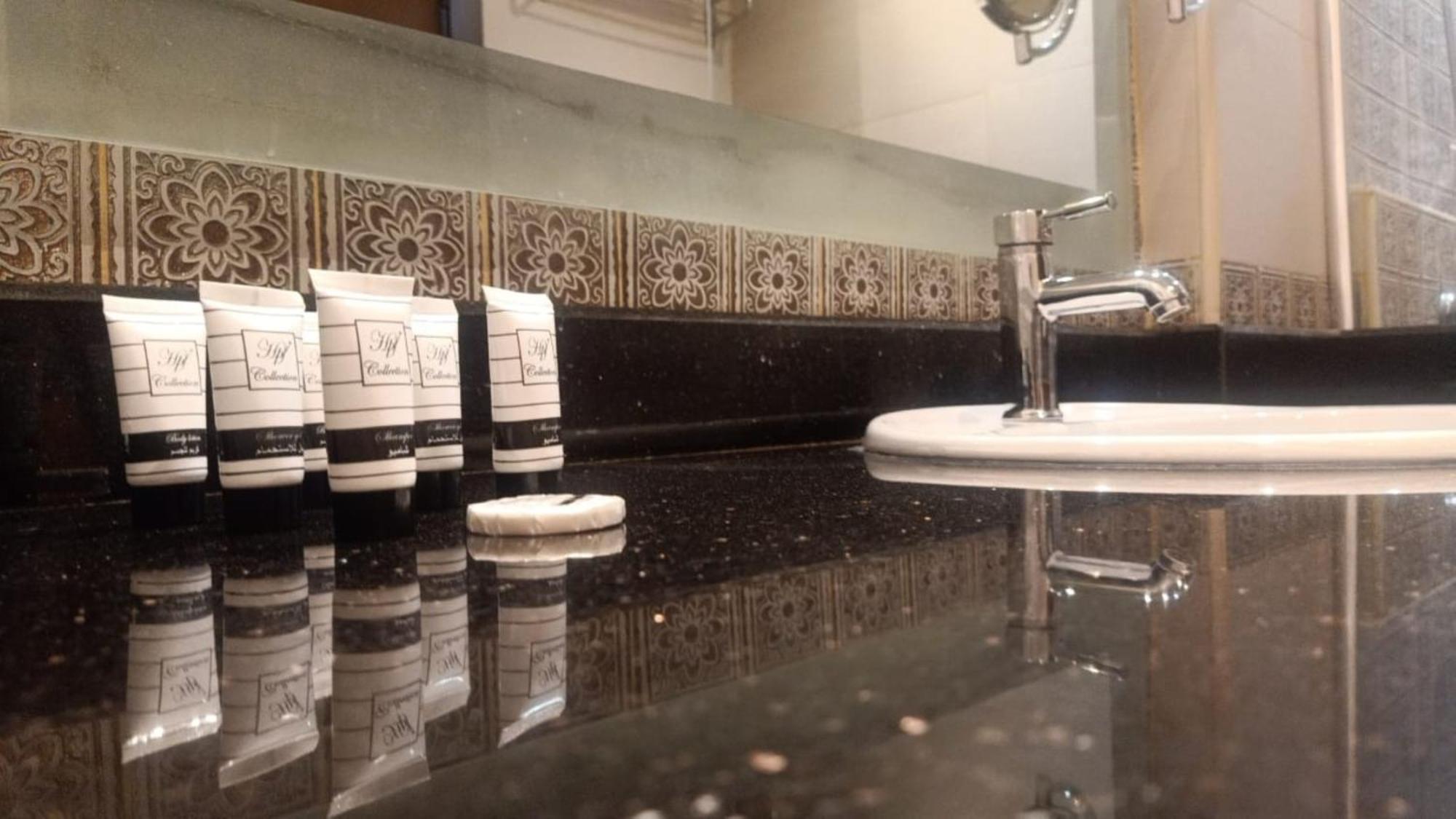 Quiet Jeddah Al Hamra Hotel ภายนอก รูปภาพ