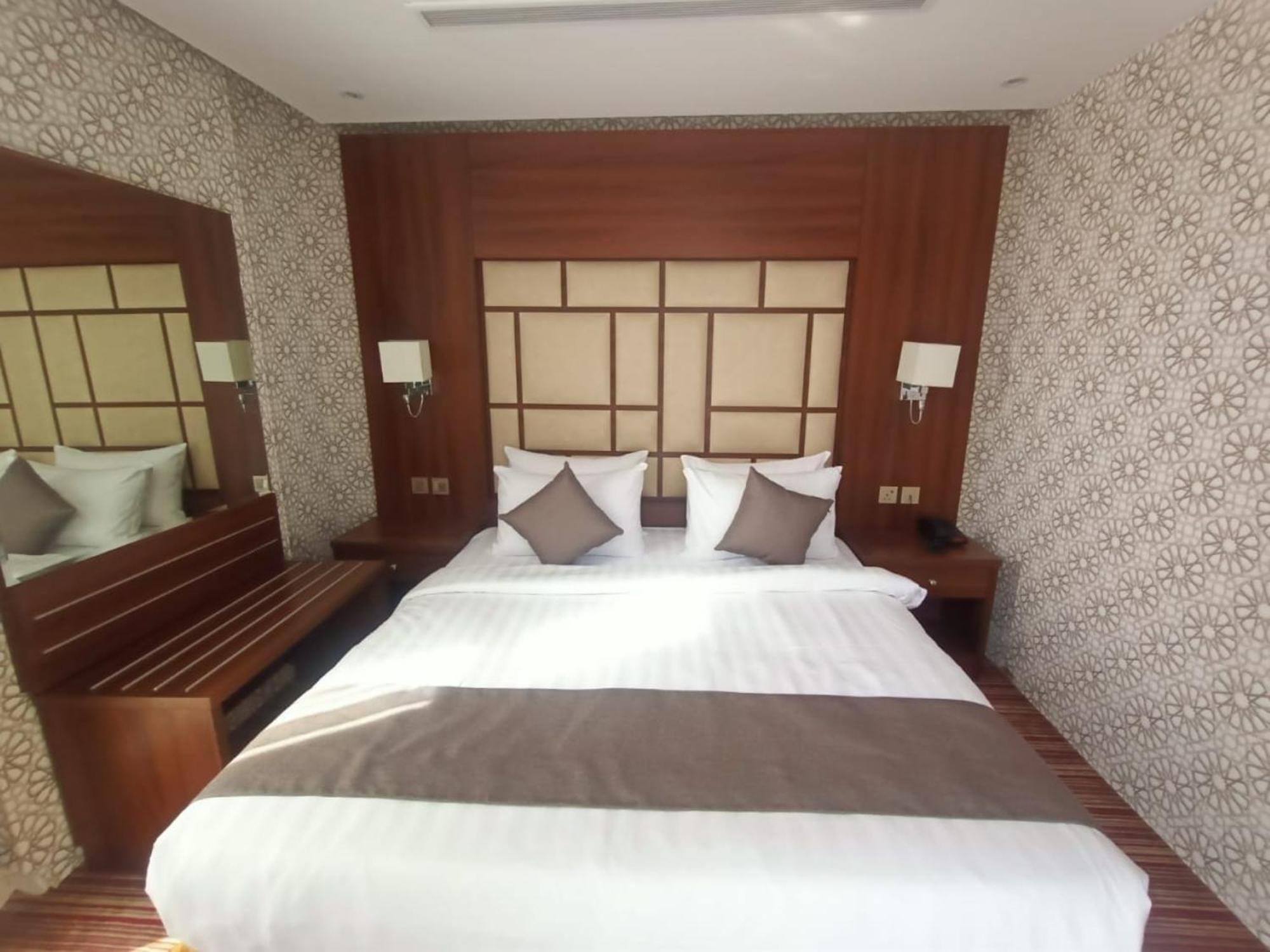 Quiet Jeddah Al Hamra Hotel ภายนอก รูปภาพ