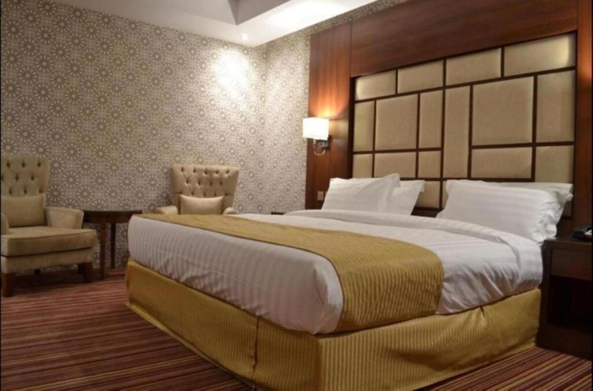 Quiet Jeddah Al Hamra Hotel ภายนอก รูปภาพ