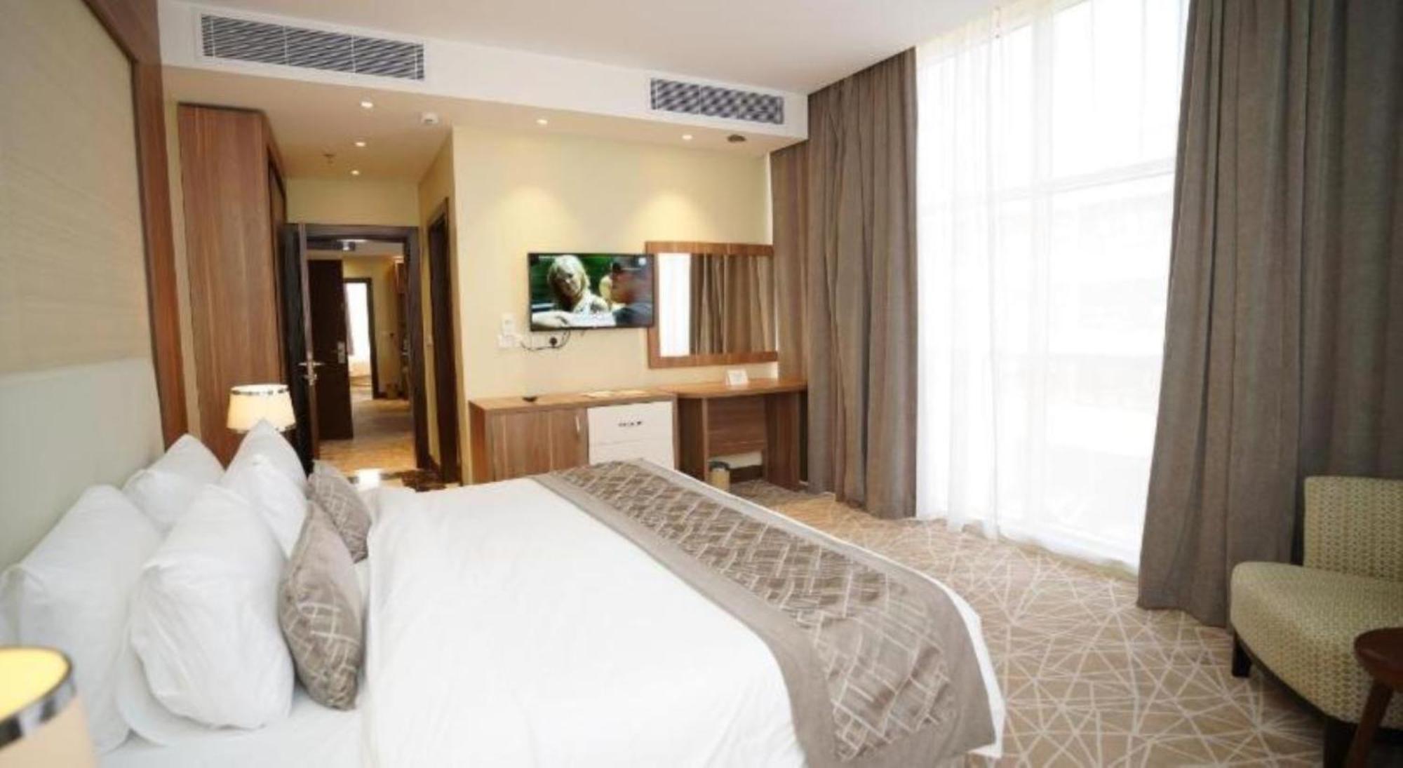 Quiet Jeddah Al Hamra Hotel ภายนอก รูปภาพ