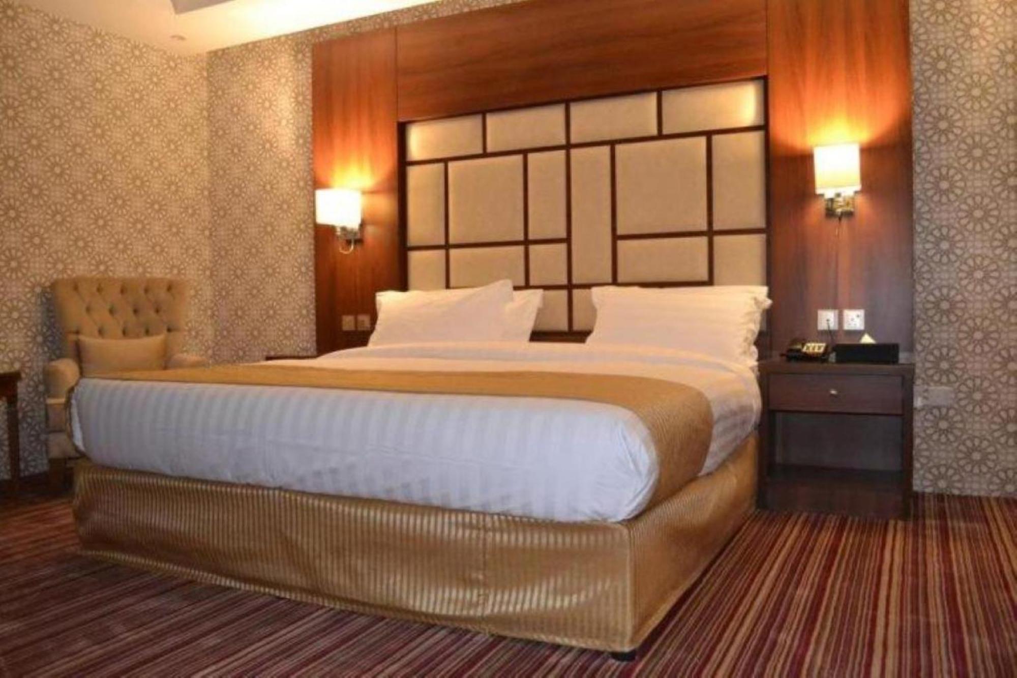 Quiet Jeddah Al Hamra Hotel ภายนอก รูปภาพ